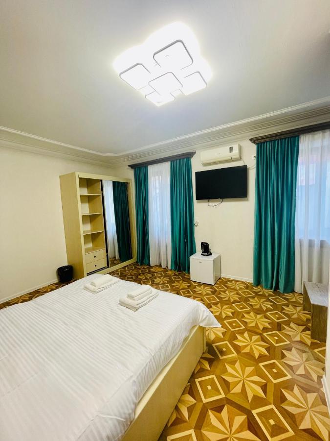 Quality Inn Tbilisi Exterior photo
