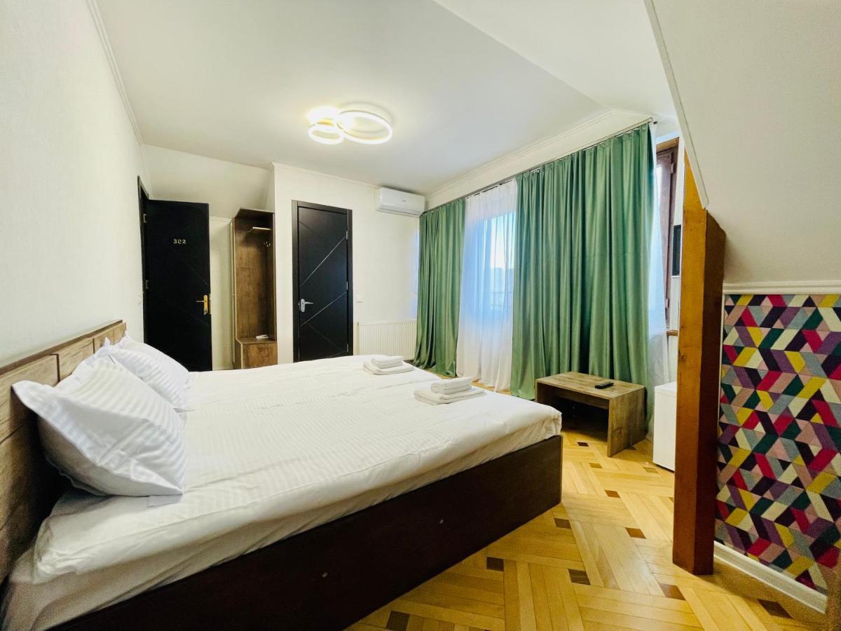 Quality Inn Tbilisi Exterior photo